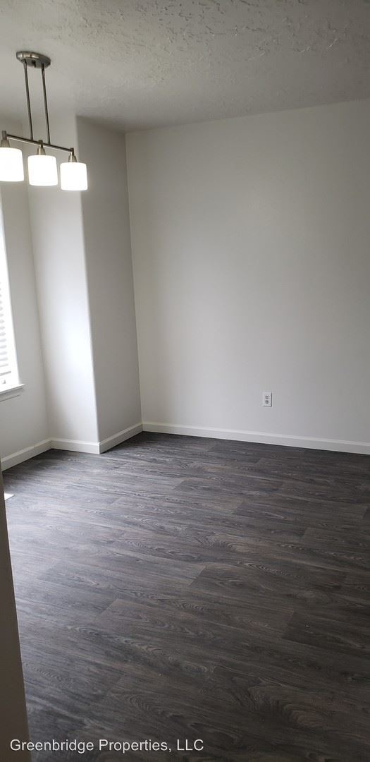 Foto del edificio - 3526-3528 NE 148th Ave