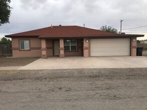 Building Photo - 2601 W 3rd St