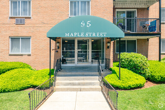 Building Entrance - 95 Maple St