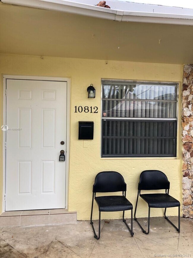 Foto del edificio - 10812 SW 5th St