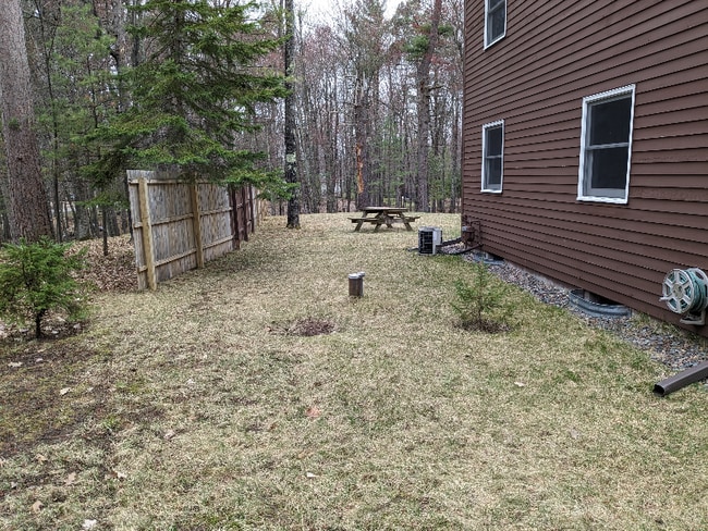 Building Photo - 9815 Wintergreen Dr