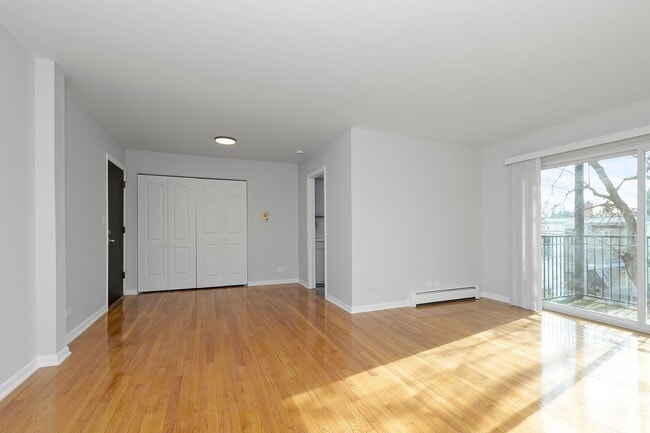 Building Photo - 10618 S Walden Pky