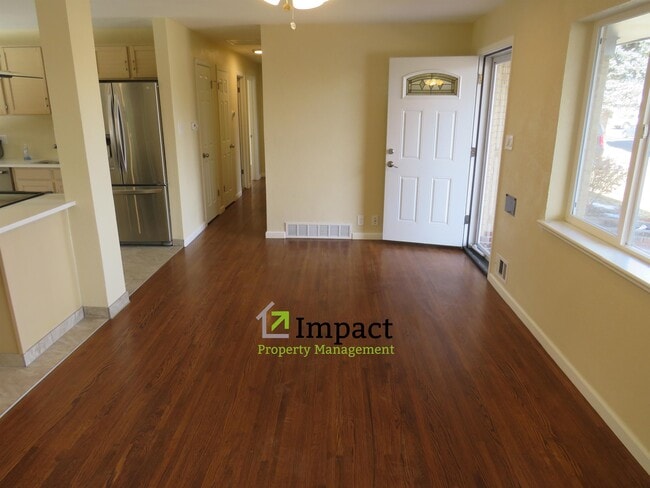 Building Photo - 5564 E Utah Pl