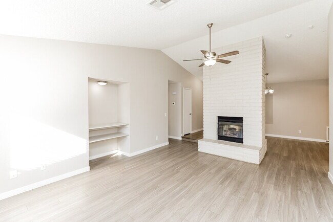 Foto del edificio - 141 Emden Dr