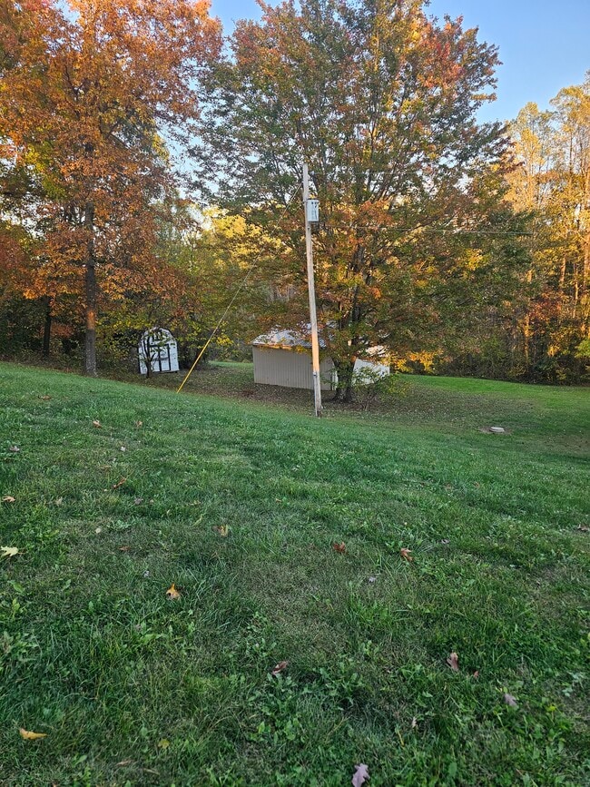 Building Photo - 559 Robert Kelly Rd