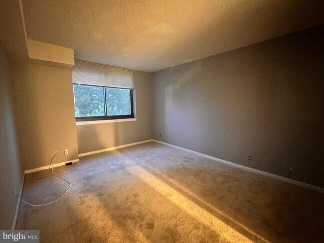 Foto del edificio - 5505 Seminary Rd