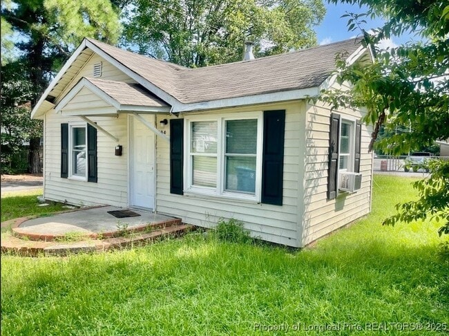 Building Photo - 304 E Pearsall St