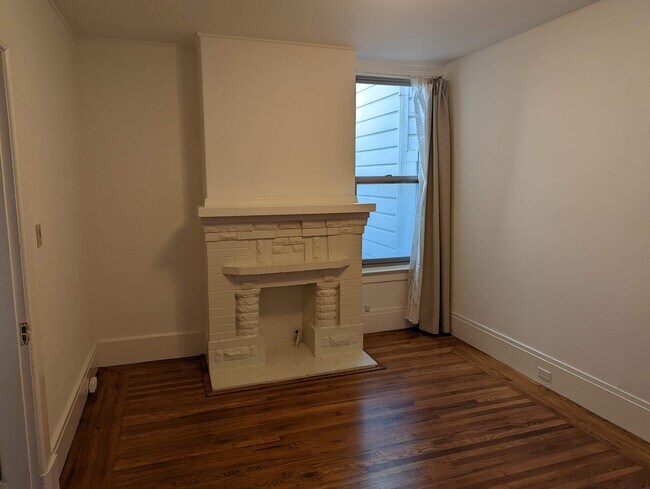 Bedroom - 939 Guerrero St