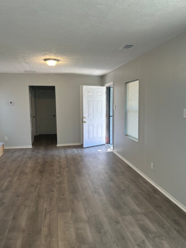 Foto del edificio - 3790 Barron Ave