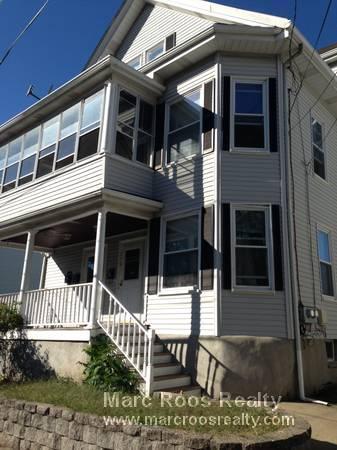 Primary Photo - 248 Brown St