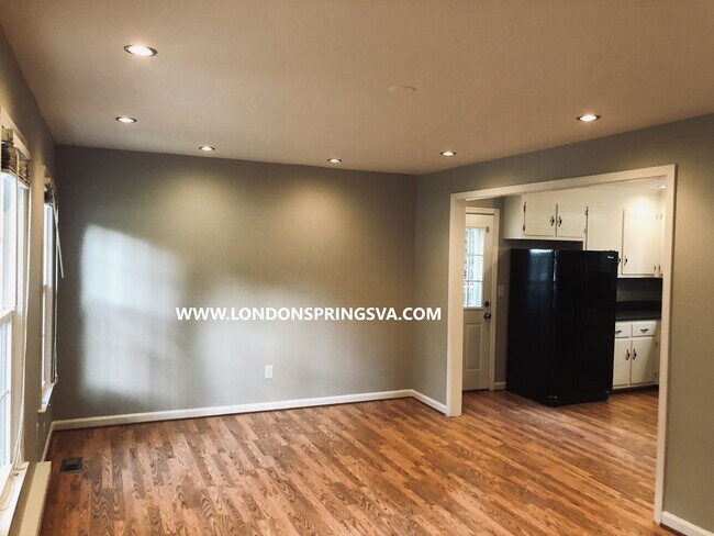 Foto del edificio - 7413 Springlake Dr