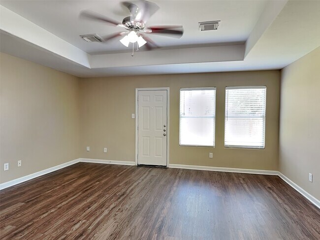 Foto del edificio - 8915 Chisholm Wood Ln