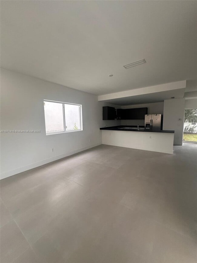 Foto del edificio - 532 NW 17th Ave