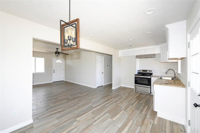 Building Photo - 1531 Lahn Rd