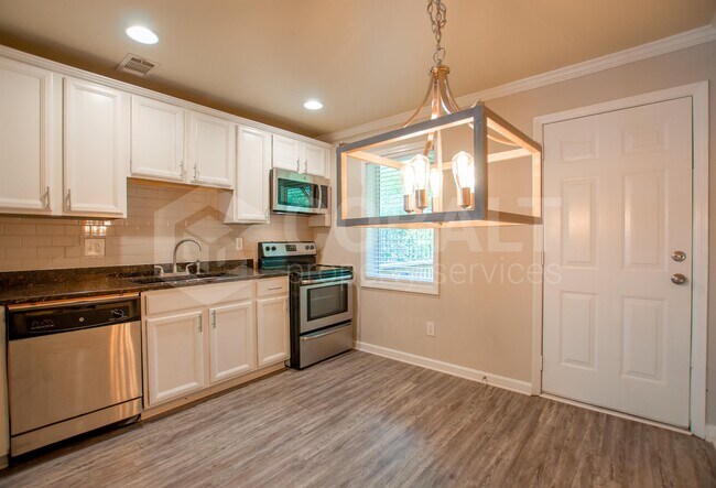 Foto del edificio - 2145 Bolton Rd NW