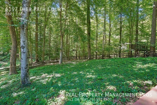 Foto del edificio - 6197 Deer Path Ct
