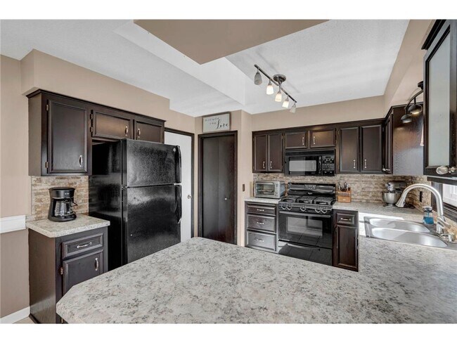 Building Photo - 17270 Fireside Ln