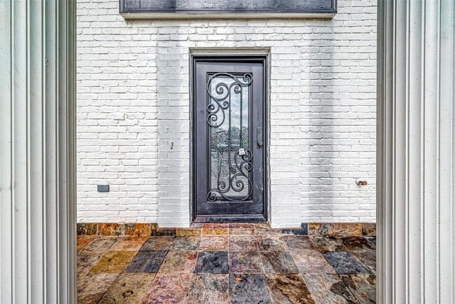 Foto del edificio - 3102 Glenn Lakes Ln
