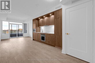 Building Photo - 259 The Kingsway