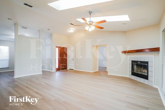 Foto del edificio - 5418 Shore Dr