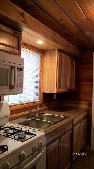 Building Photo - 54100 Pine Crest Ave