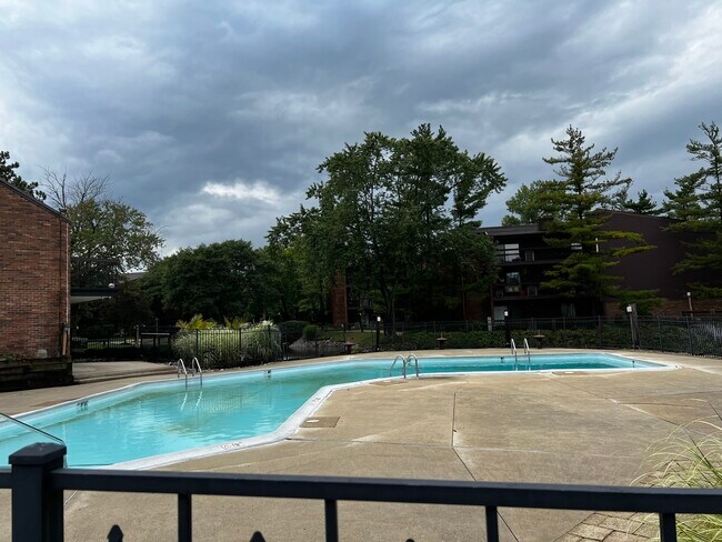 Foto del edificio - 14504 Linder Ct