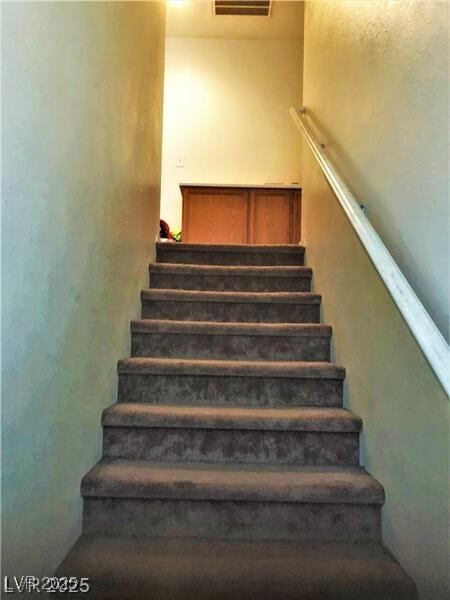 Building Photo - 6045 Las Nubes Dr