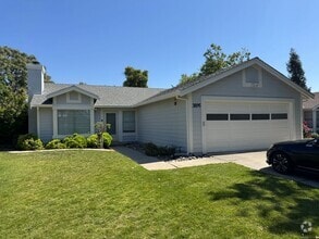 Building Photo - 3895 Silver Oaks Way