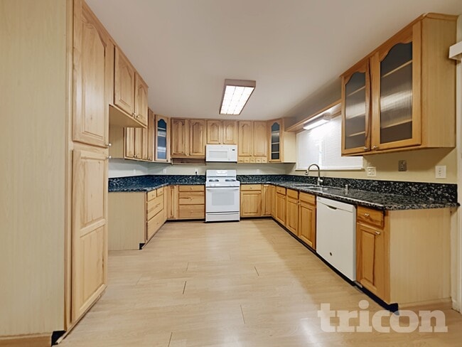 Building Photo - 602 Chyrl Way