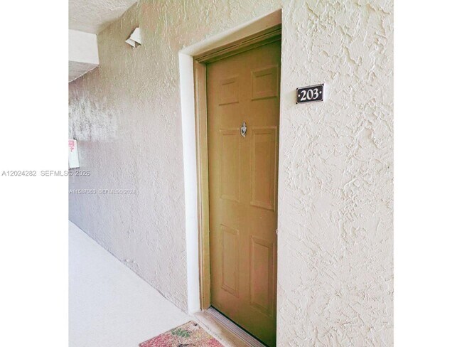 Foto del edificio - 220 SW 116th Ave