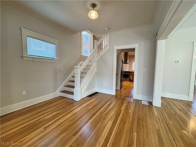 Foto del edificio - 1481 E 106th St