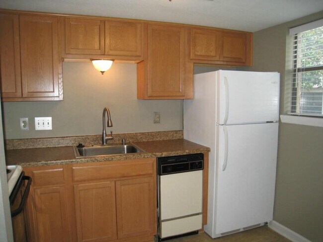 Foto del edificio - 2500 Burleson Rd