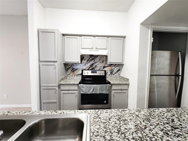 Foto del edificio - 14550 Fonmeadow Dr