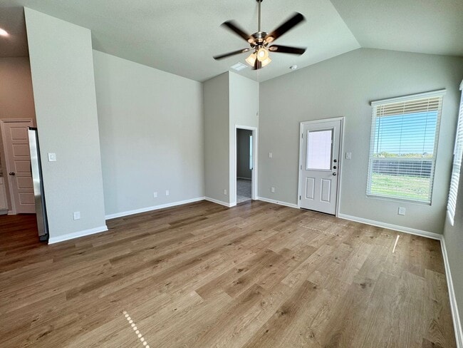 Foto del edificio - Stunning 3x2 Luxury Duplex in Buda, TX!