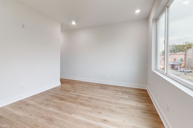 Foto del edificio - 4 br, 4 bath 4plex - 1726 W SUSQUEHANNA St...