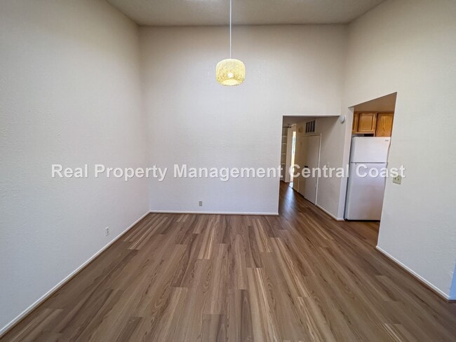 Building Photo - AVAILABLE NOW - Condo Close to Cal Poly - ...