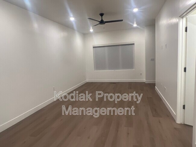 Foto del edificio - 765 N 400 W