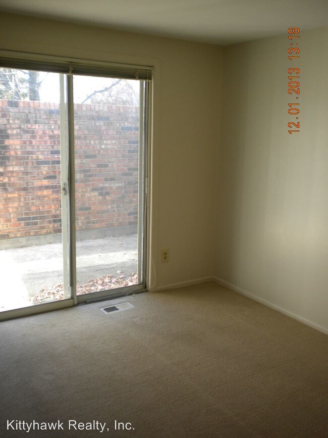 Foto del edificio - 5840 Troy Villa Blvd