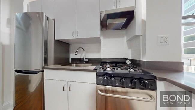 Foto del edificio - 140 E 46th St