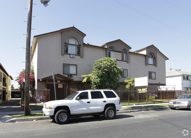 Building Photo - El Corazon Apartments