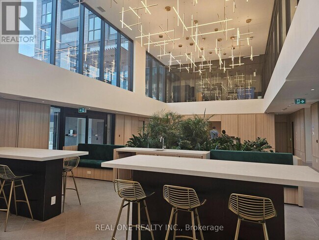 Photo du bâtiment - 3071 Trafalgar Rd