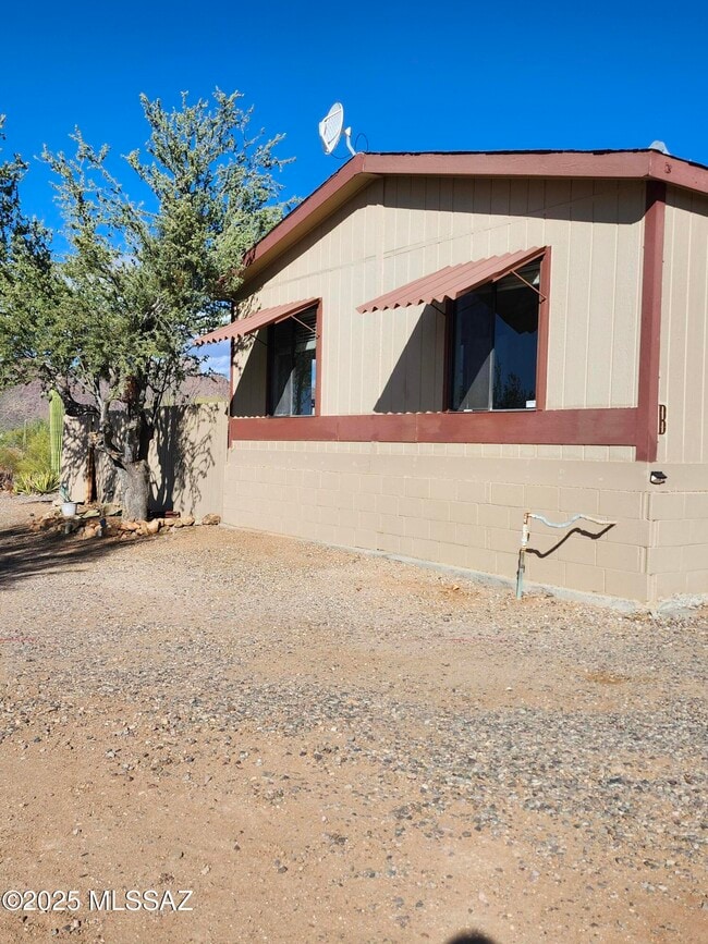 Building Photo - 9800 W Picture Rocks Rd