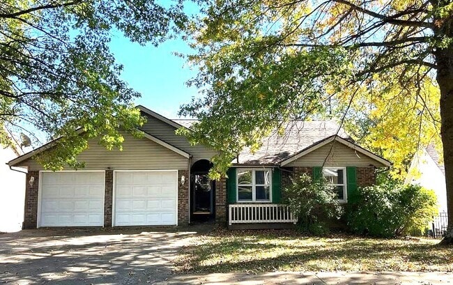 Building Photo - 821 W Rosewood Dr
