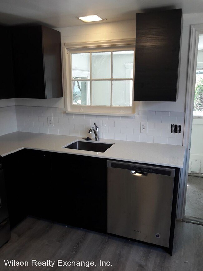 Building Photo - 2 br, 1 bath House - 11335 Sunnyside Ave N