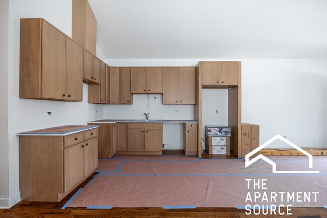 Building Photo - 547 N Springfield Ave