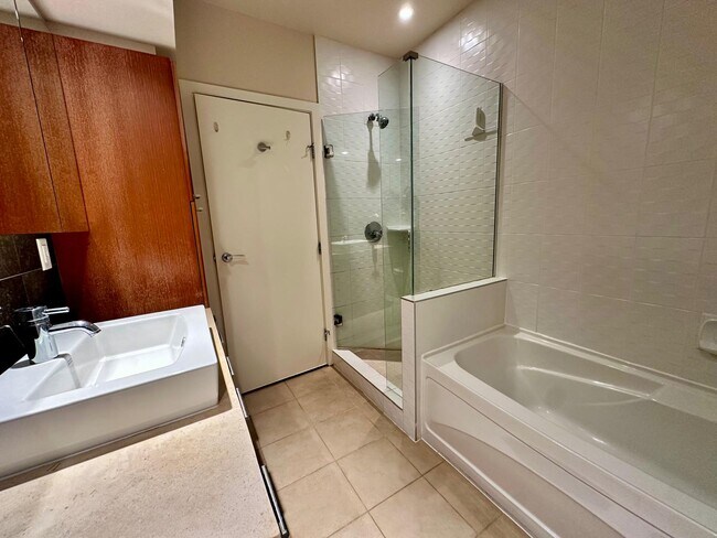 Photo du bâtiment - 1333 W Georgia St