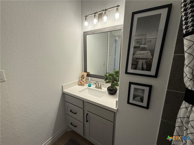 Building Photo - 2216 Prado Dr