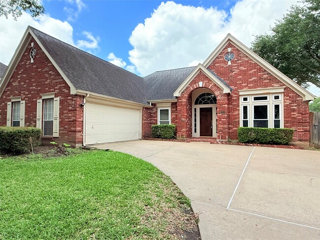 Building Photo - 5010 Rebel Ridge Dr