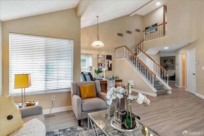 Foto del edificio - Exceptional Single-Family Home for Lease! ...