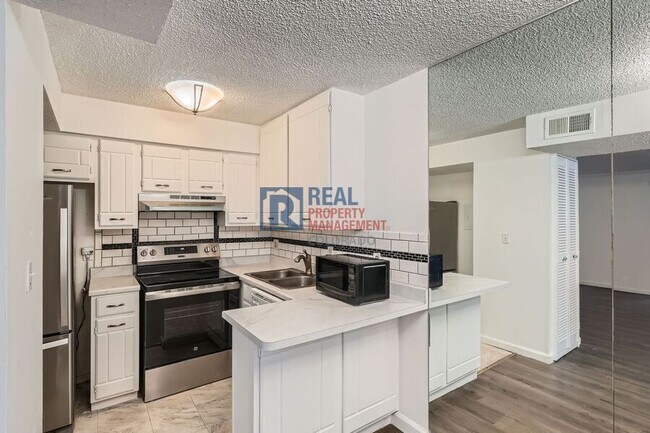 Foto del edificio - 5300 E Cherry Creek S Dr